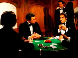 Como saber se o seu oponente está blefando na mesa de pôquer?